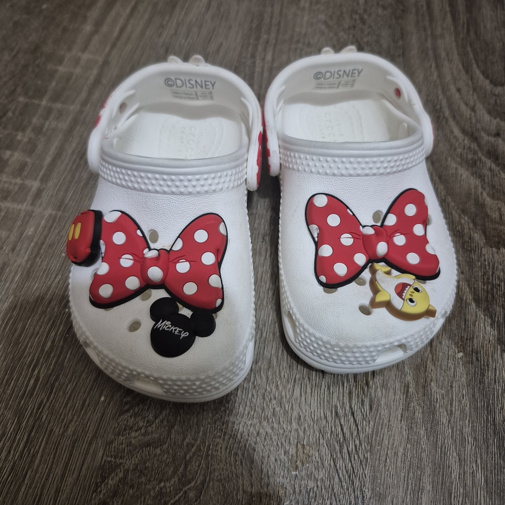 Disney Kids White and Red Minnie Mouse Clogs
